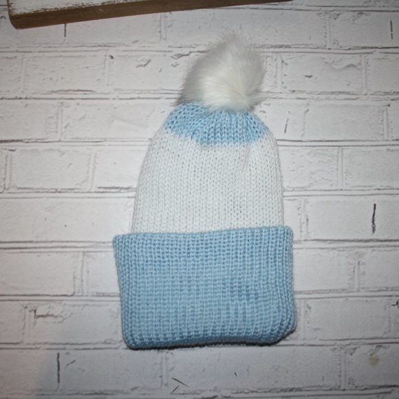 ❄️ Light Blue & White Knit Beanie with Fur Pom – Handmade · NWT · One Size - Picture 4 of 4